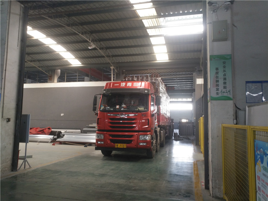 2018.11.28  紹興嵊州公交站臺(tái)、候車亭發(fā)貨